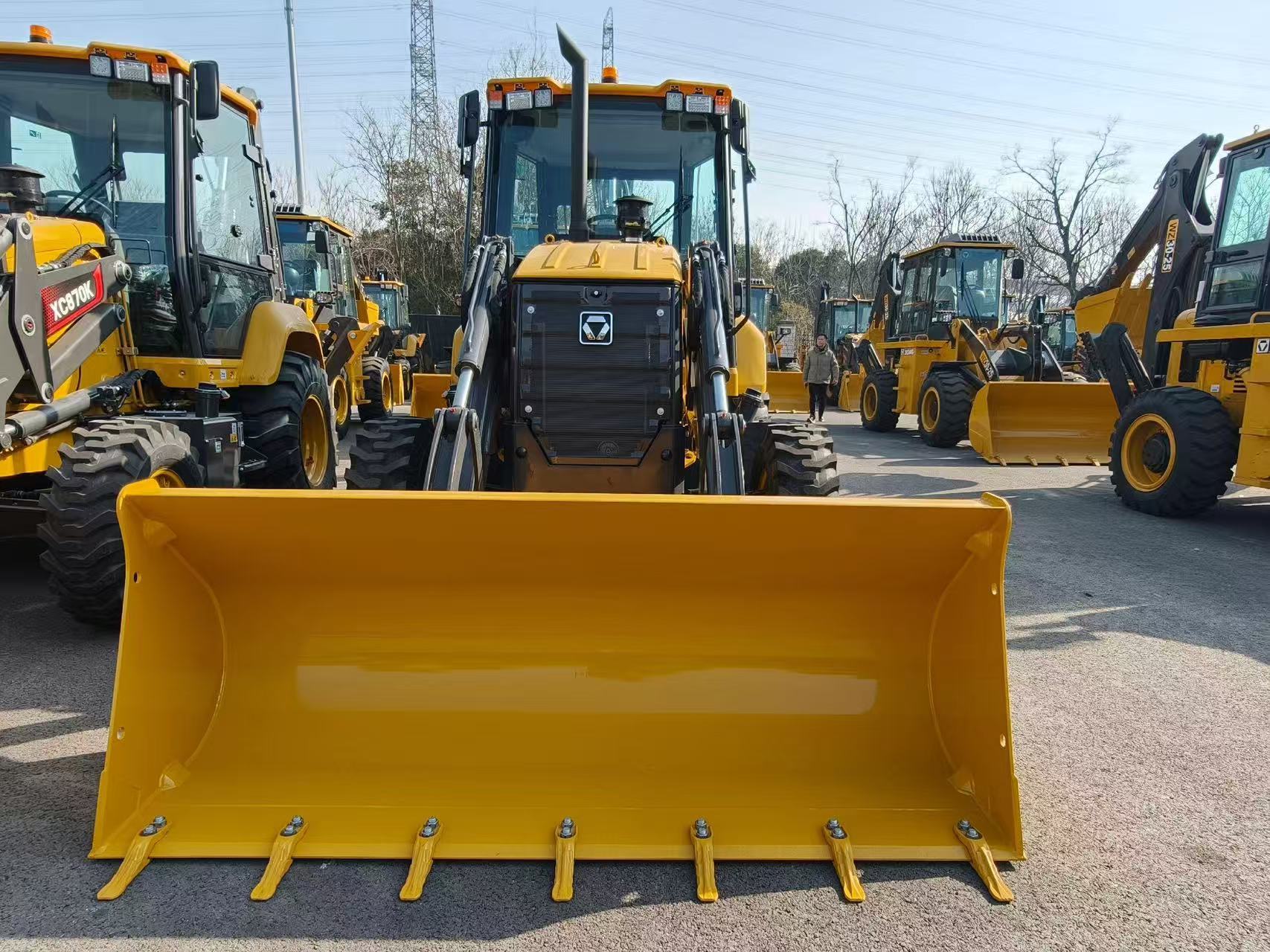 Cargadora Retroexcavadora XCMG XC870HK en Venta | Cuchara Cargadora de 1.0m³ | Retroexcavadora 4WD | YUYAN MACHINERY