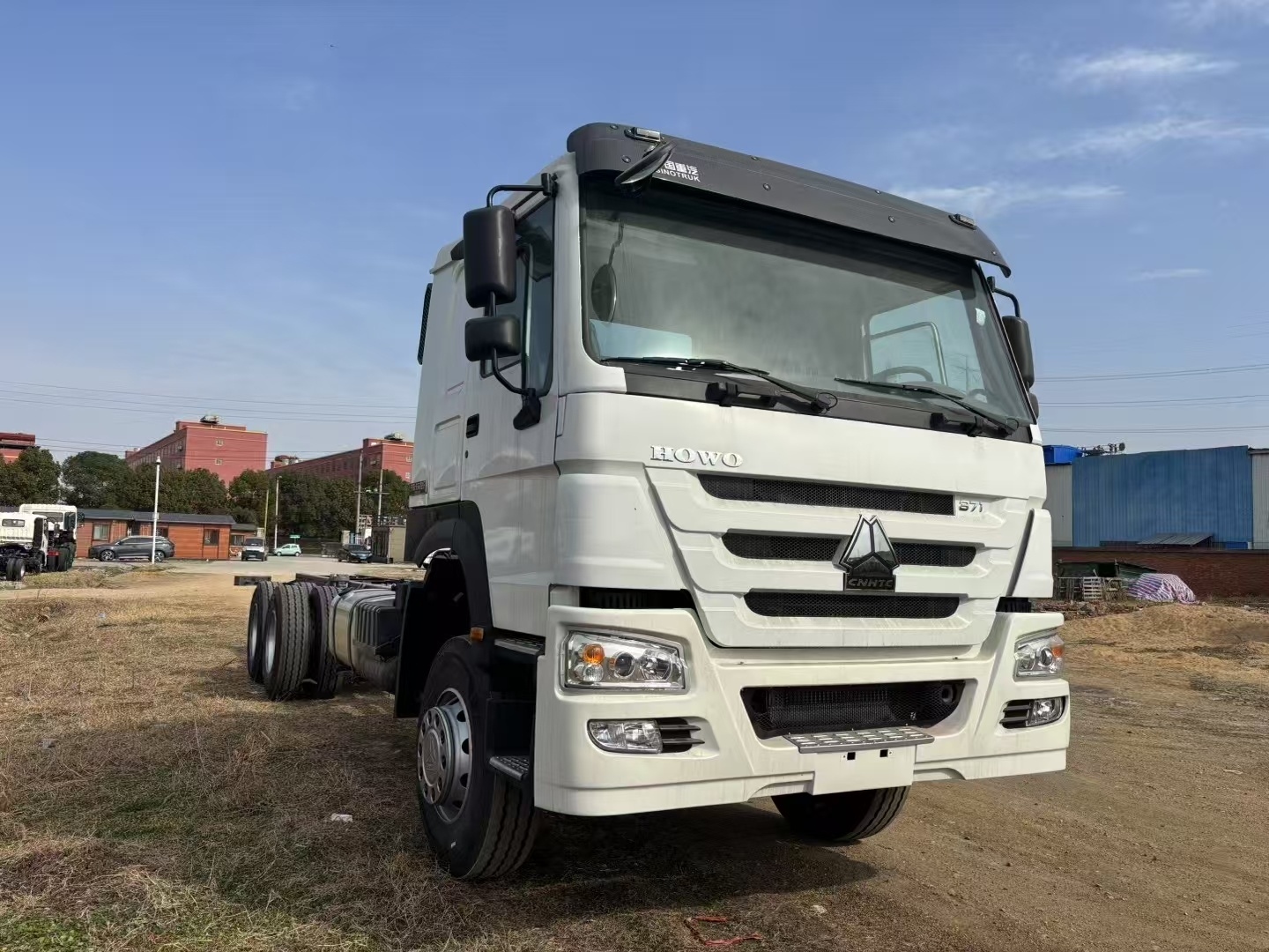 Chasis de camión HOWO 6×4 usado, 375 CV – Motor diésel WD615.47 | Eje doble HC16 | Euro II