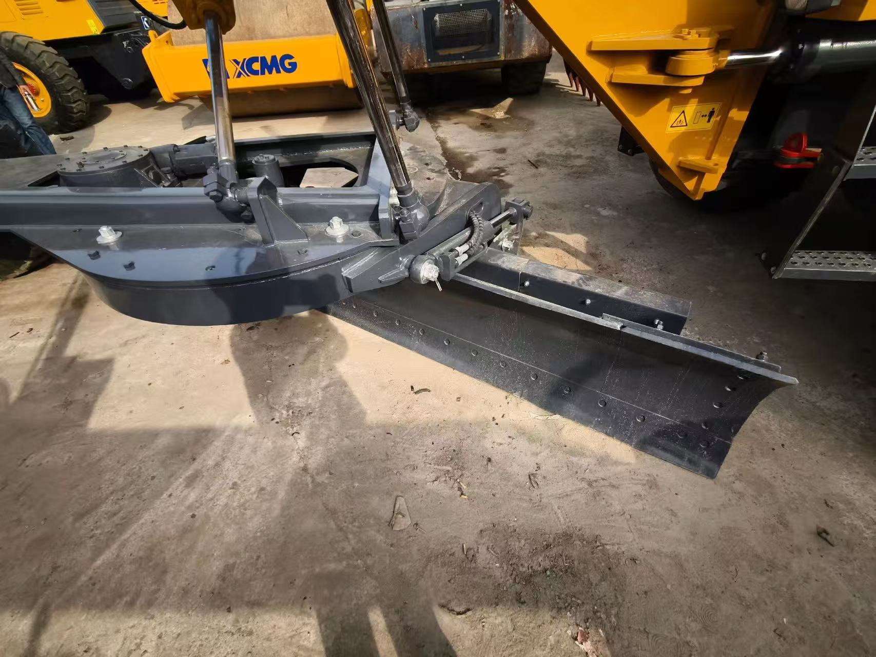 Niveladora de motor XCMG GR1803 usada en venta | Niveladora de carreteras de 180 HP | Potente motor Cummins | En buen estado