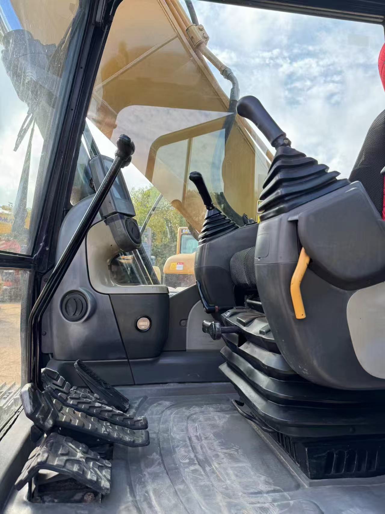 Excavadora CAT 320D2 de segunda mano en venta – Excavadora hidráulica Caterpillar de 20 toneladas | Motor potente | Rendimiento confiable