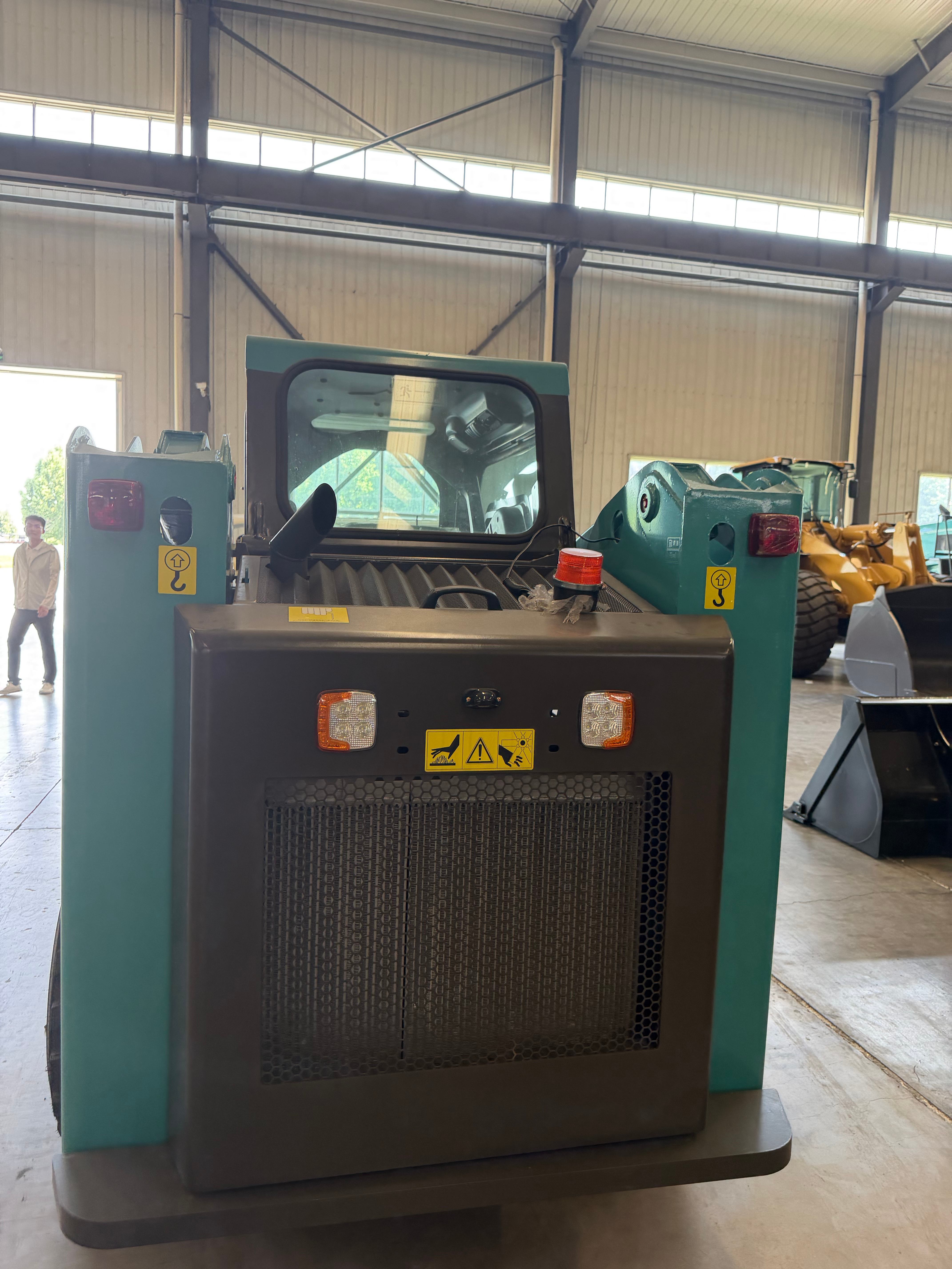 Cargadora compacta YUYAN YM312 | Mini cargadora compacta de 1200 kg | Motor Kubota y Yanmar Disponible