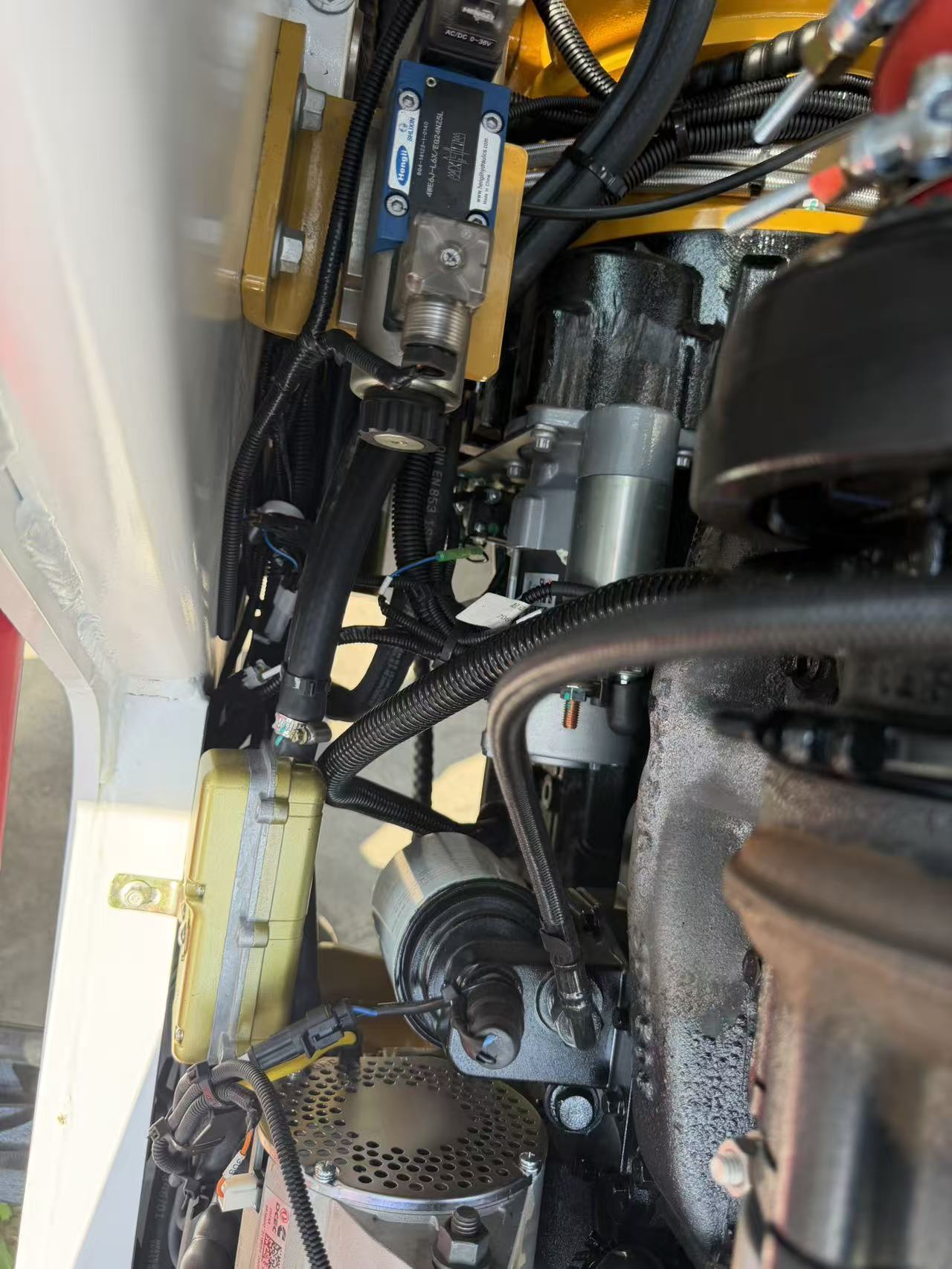 Excavadora retroexcavadora YUYAN 388 – Personalizable OEM/ODM | Estructura de acero de manganeso de alta resistencia | Calidad de referencia CAT y JCB