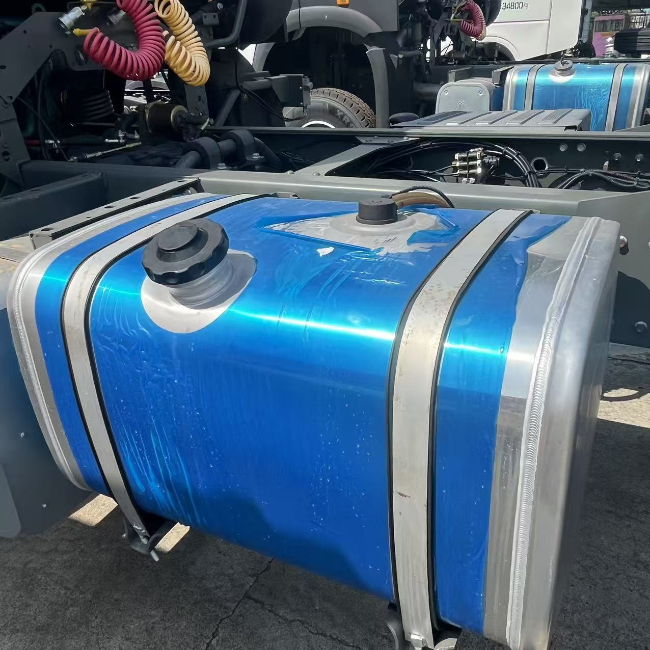 Camión tractor SINOTRUK HOWO 6×4 de 380 CV – Motor principal diésel Euro III usado