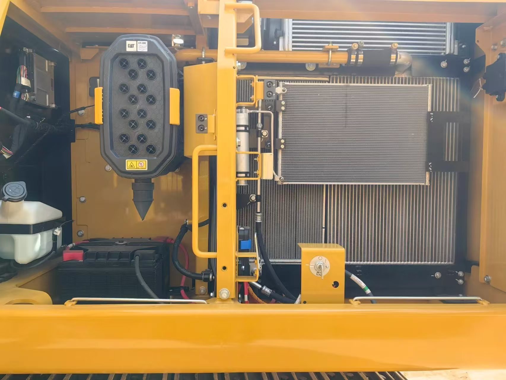 Excavadora CAT 320GX usada en venta – Retroexcavadora Caterpillar de 20 toneladas, eficiente en consumo de combustible | Confiable | Alto rendimiento