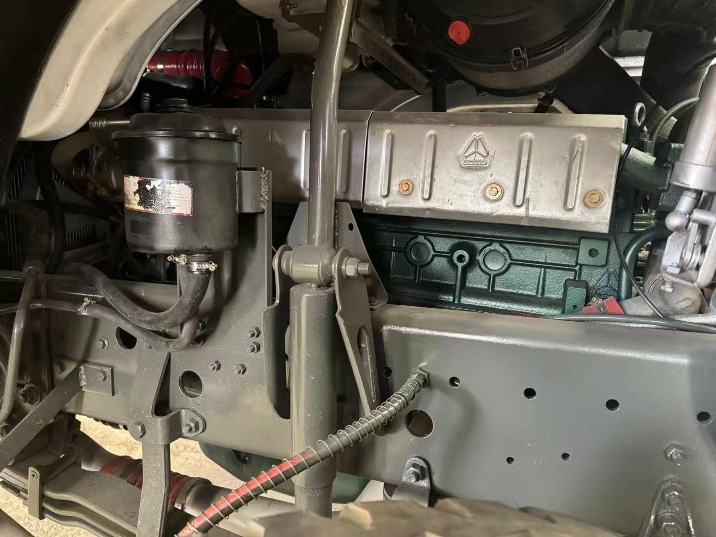 Cabeza tractora HOWO 371HP 4×2 de segunda mano – Tractor pesado Euro III