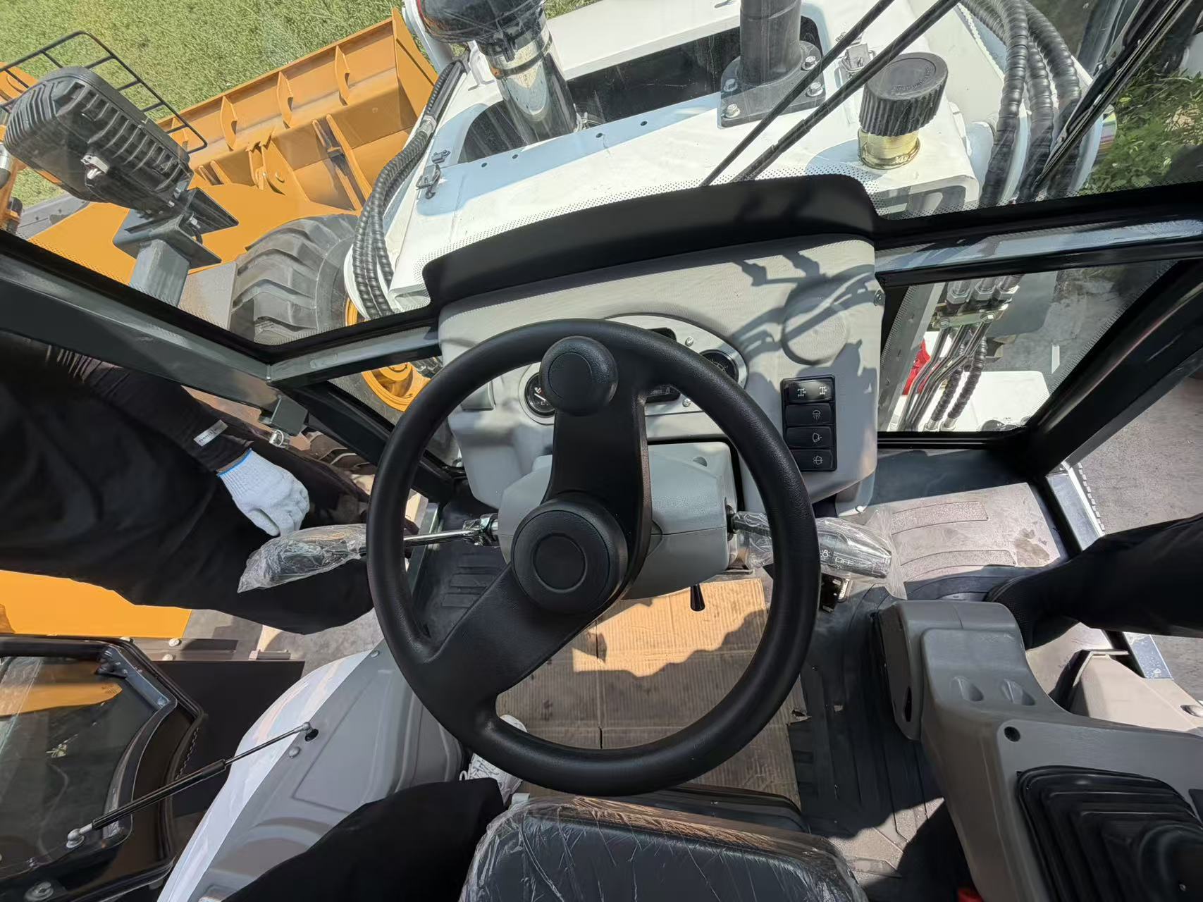 Excavadora retroexcavadora YUYAN 388 – Personalizable OEM/ODM | Estructura de acero de manganeso de alta resistencia | Calidad de referencia CAT y JCB