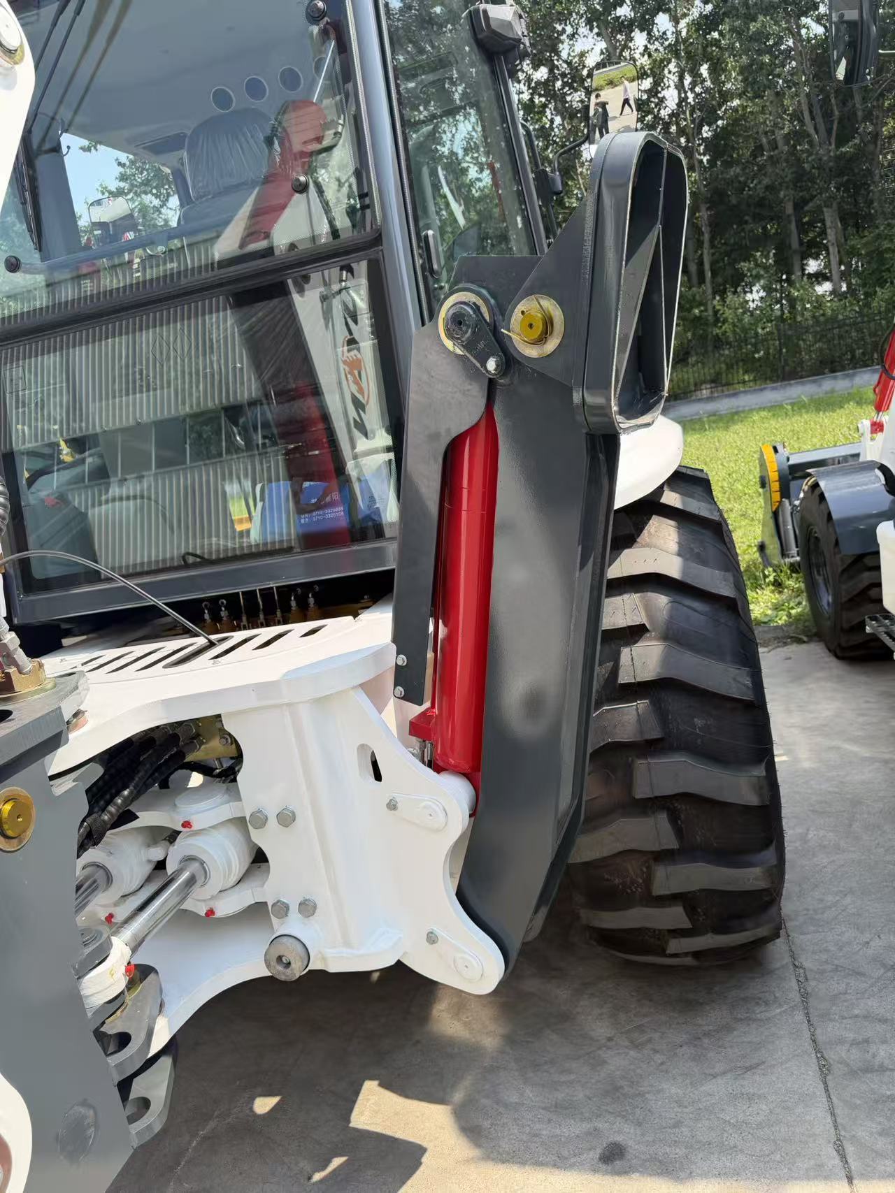 Excavadora retroexcavadora YUYAN 388 – Personalizable OEM/ODM | Estructura de acero de manganeso de alta resistencia | Calidad de referencia CAT y JCB