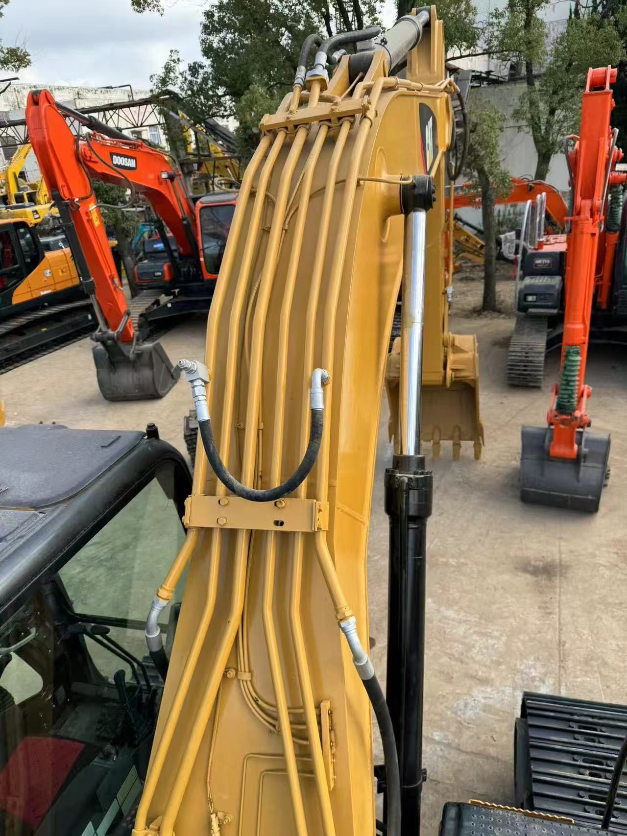 Excavadora CAT 320D2 de segunda mano en venta – Excavadora hidráulica Caterpillar de 20 toneladas | Motor potente | Rendimiento confiable
