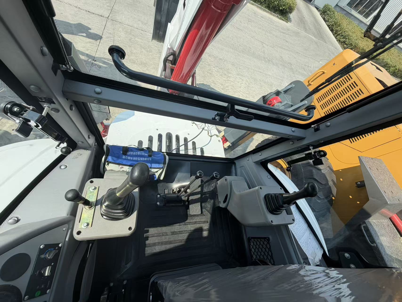 Excavadora retroexcavadora YUYAN 388 – Personalizable OEM/ODM | Estructura de acero de manganeso de alta resistencia | Calidad de referencia CAT y JCB
