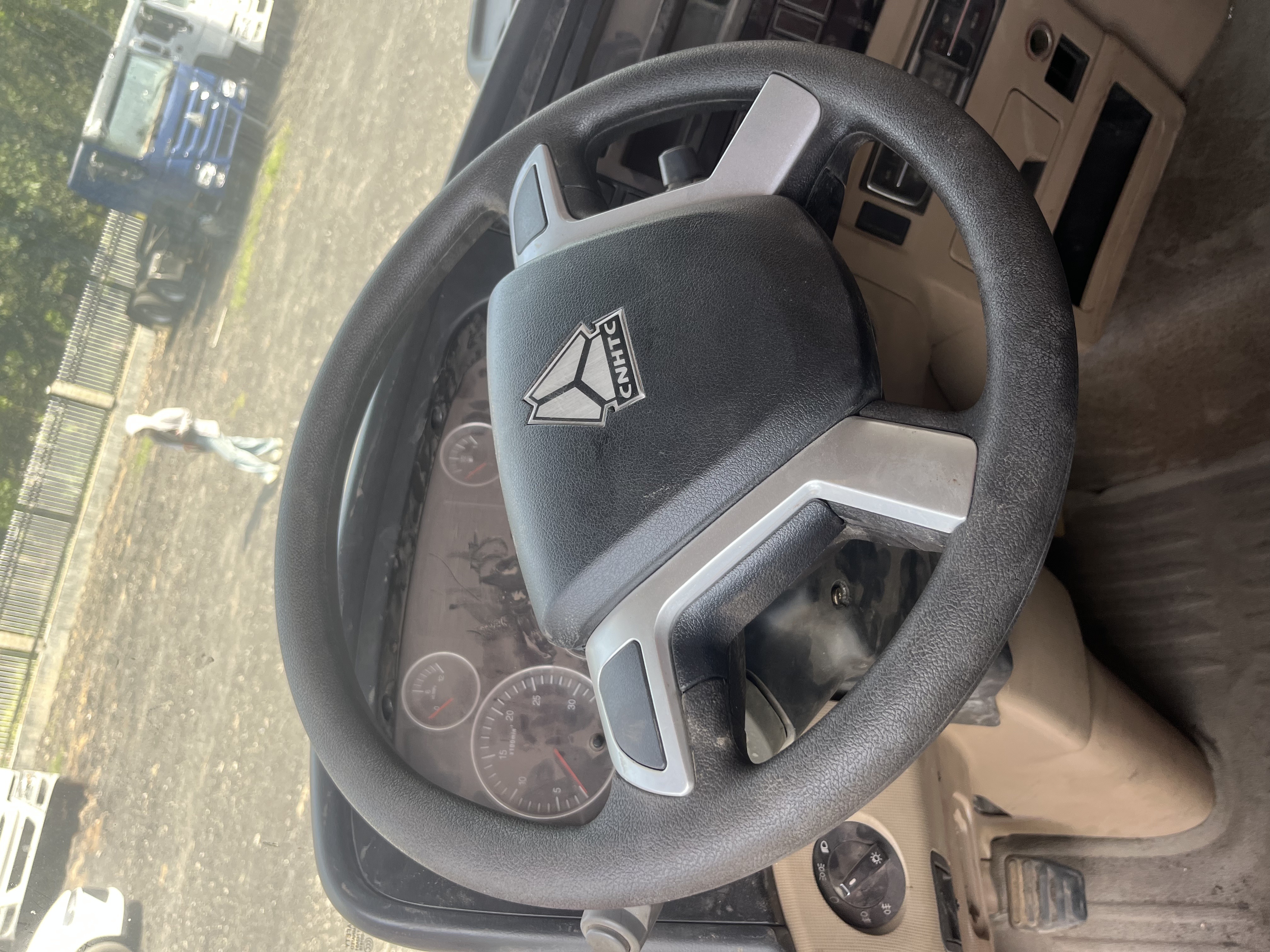 Camión volquete SINOTRUK HOWO TX 6×4 de 400 CV – Camión minero pesado Euro III