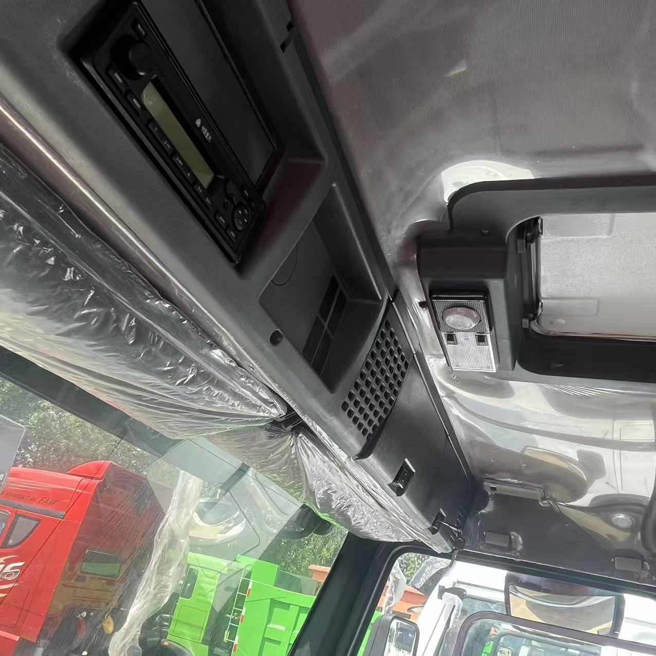 Camión tractor SINOTRUK HOWO 6×4 de 380 CV – Motor principal diésel Euro III usado