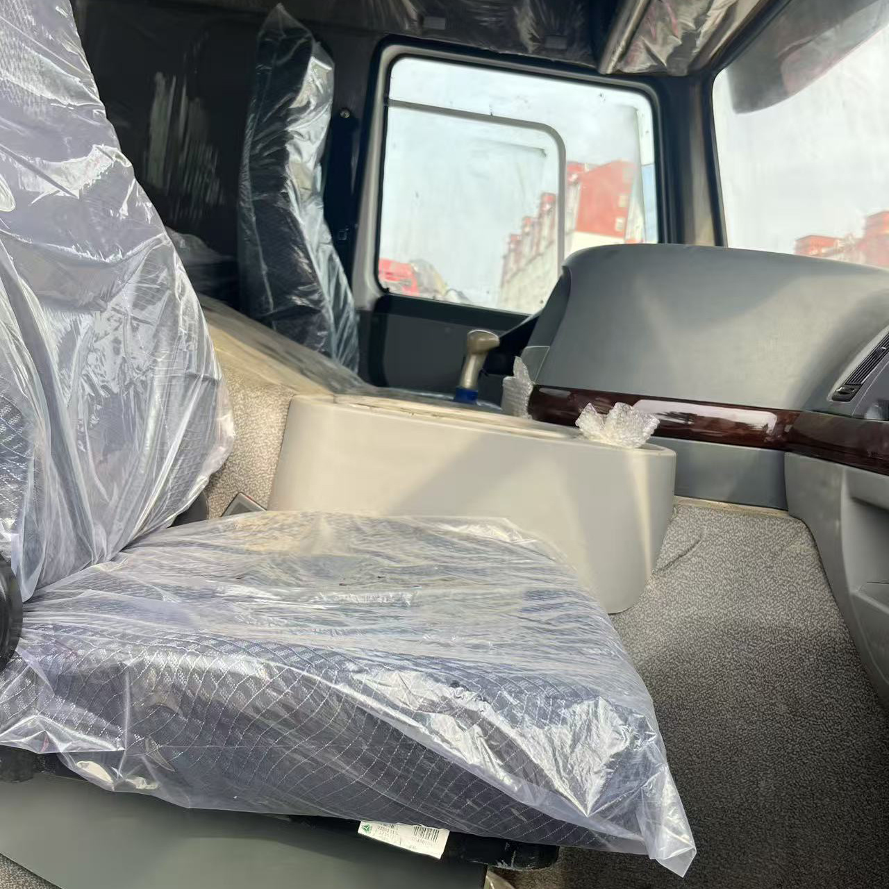 Chasis de camión volquete SINOTRUK HOWO 6×4 usado, 375 CV – WD615.47, diésel Euro II