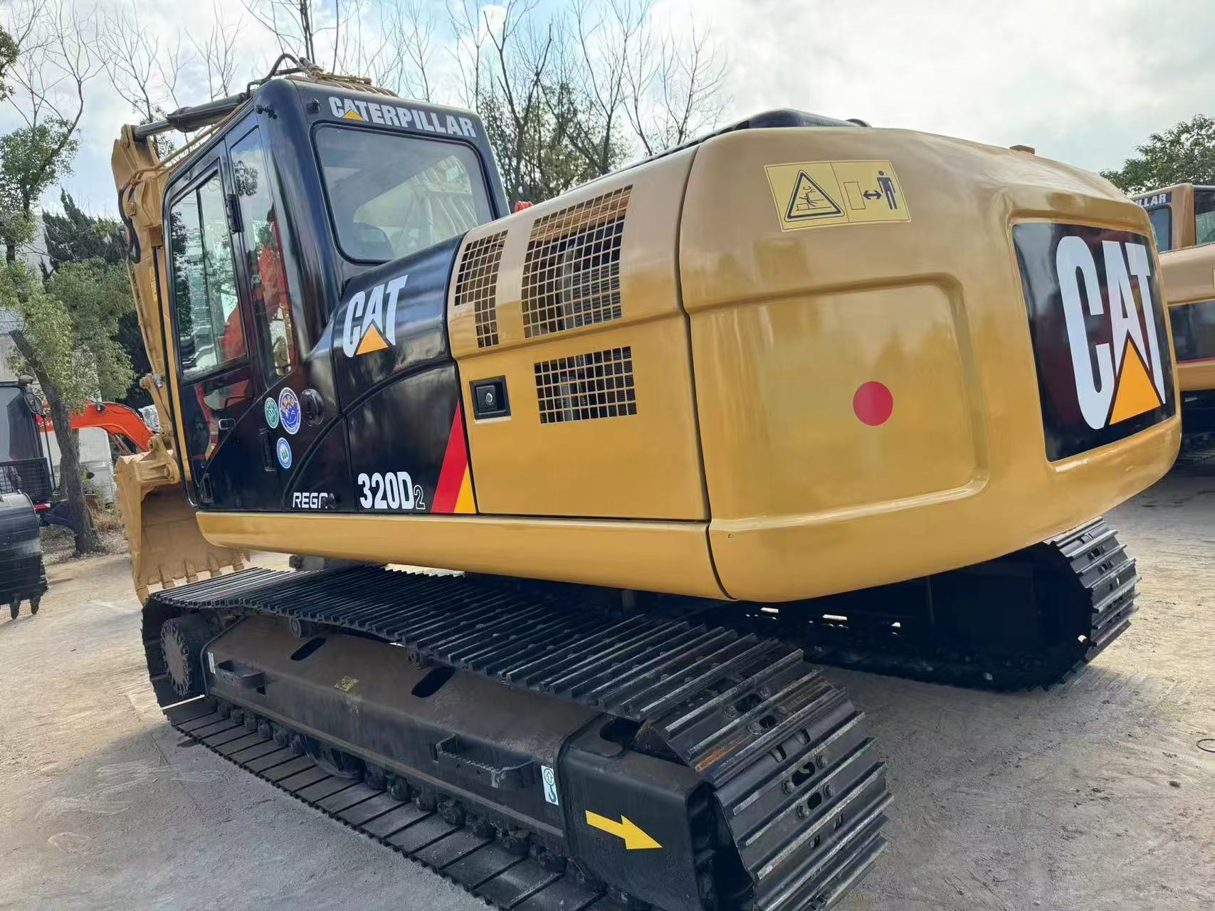 Excavadora CAT 320D2 de segunda mano en venta – Excavadora hidráulica Caterpillar de 20 toneladas | Motor potente | Rendimiento confiable