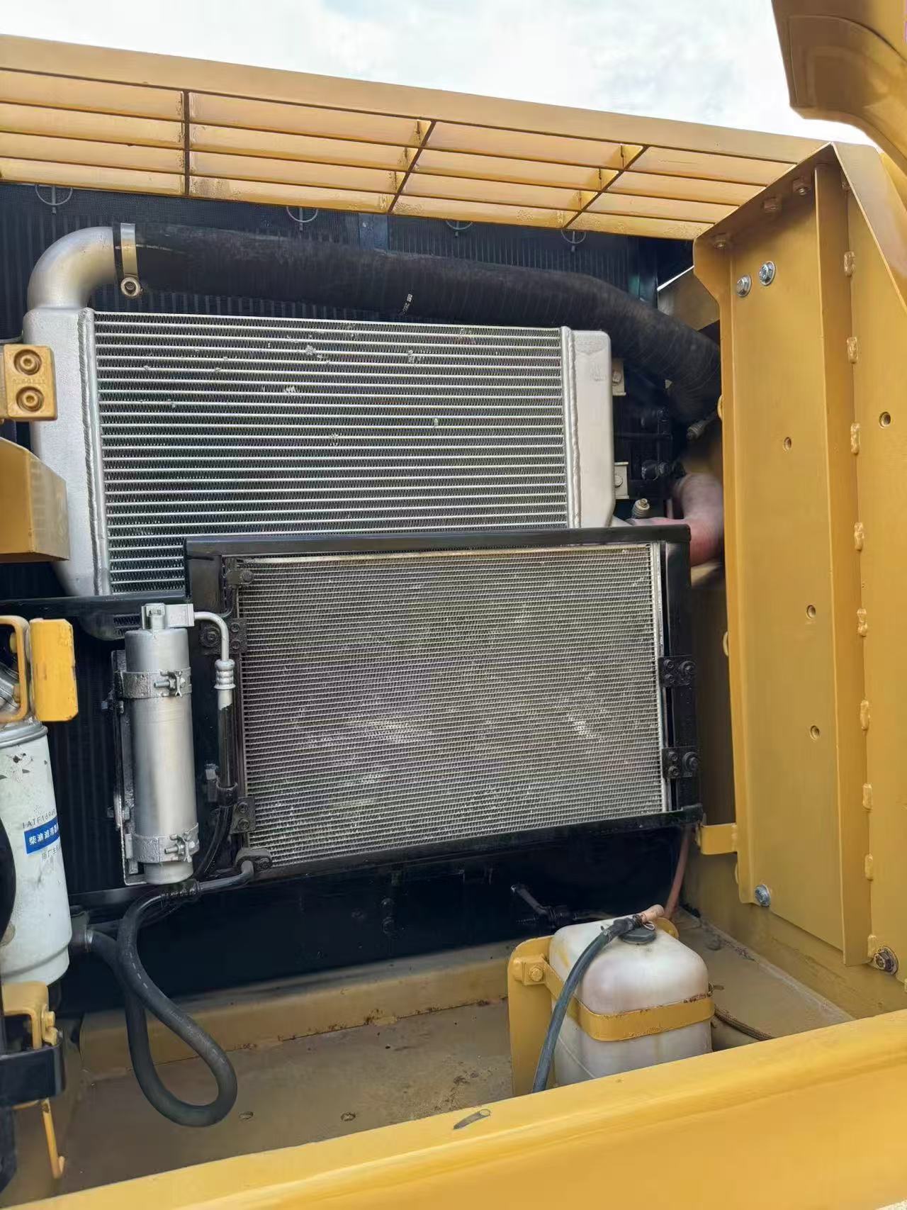 Excavadora CAT 320D2 de segunda mano en venta – Excavadora hidráulica Caterpillar de 20 toneladas | Motor potente | Rendimiento confiable
