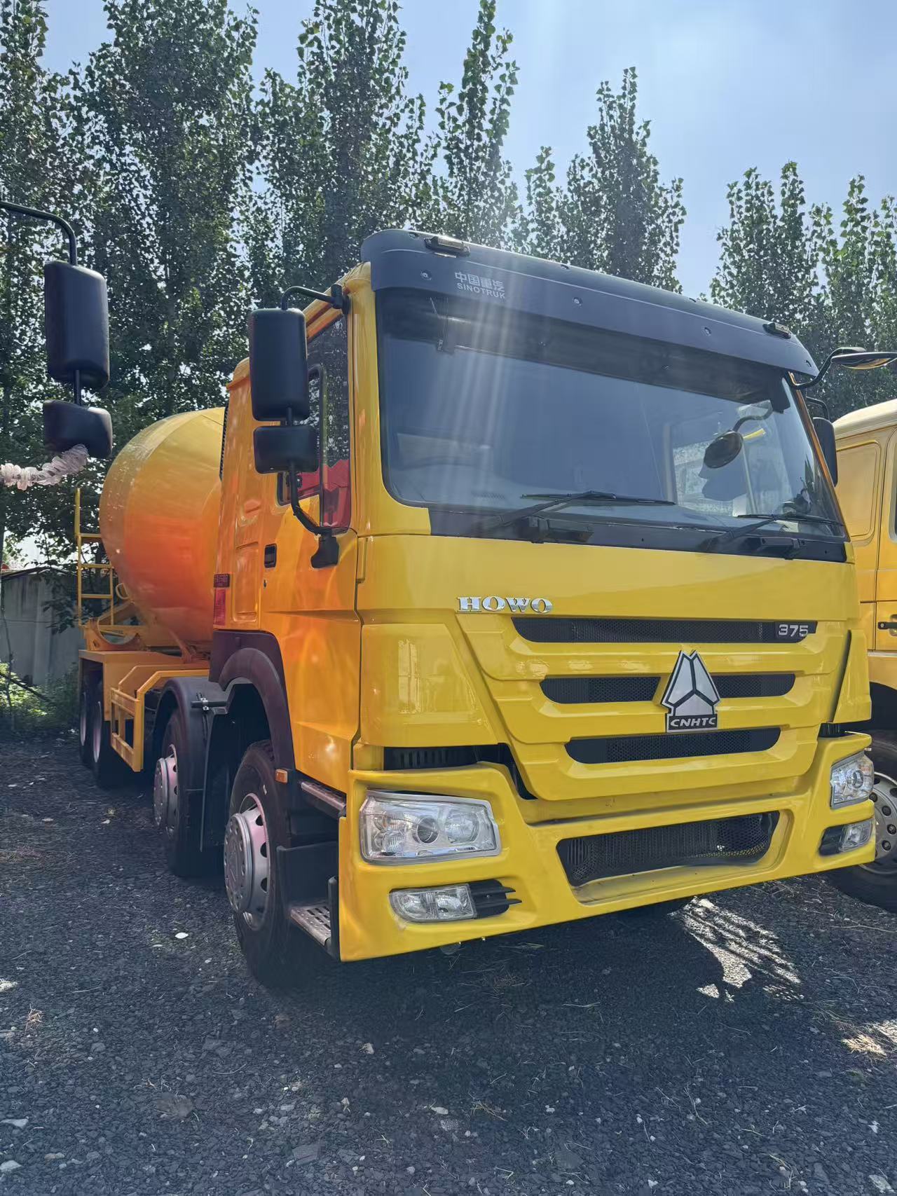 Camión mezclador de concreto pesado HOWO 8×4 de 375 CV – Euro III, usado, para construcción