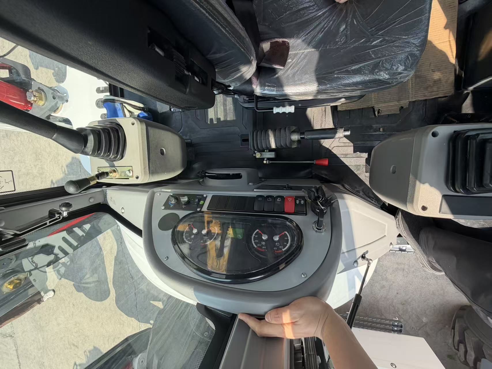 Excavadora retroexcavadora YUYAN 388 – Personalizable OEM/ODM | Estructura de acero de manganeso de alta resistencia | Calidad de referencia CAT y JCB