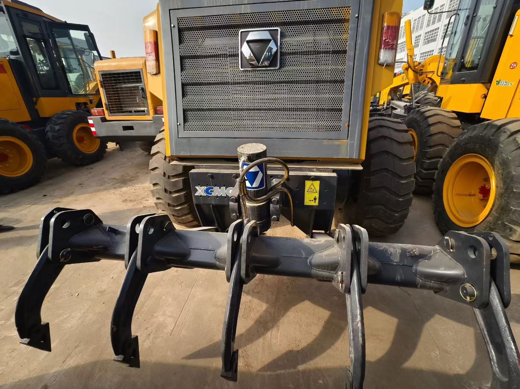 Niveladora de motor XCMG GR1803 usada en venta | Niveladora de carreteras de 180 HP | Potente motor Cummins | En buen estado