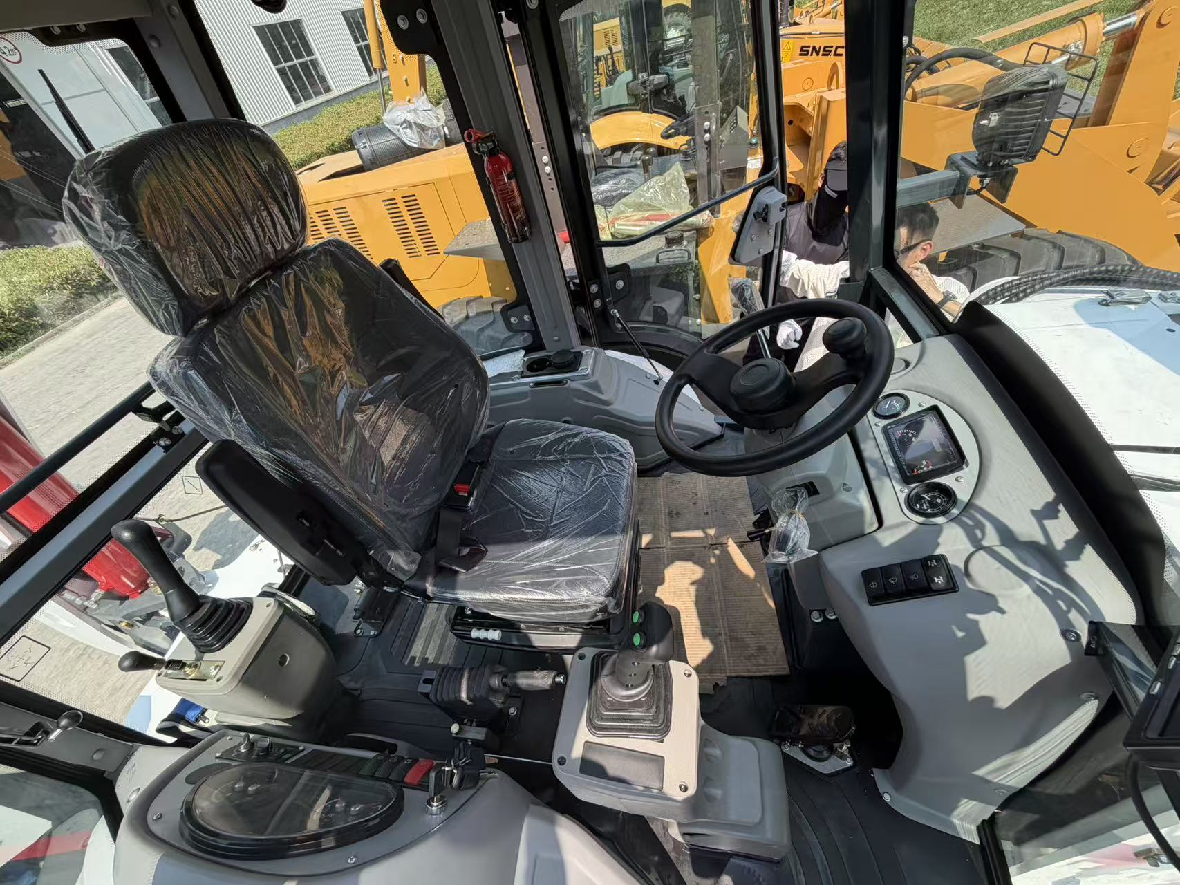 Excavadora retroexcavadora YUYAN 388 – Personalizable OEM/ODM | Estructura de acero de manganeso de alta resistencia | Calidad de referencia CAT y JCB